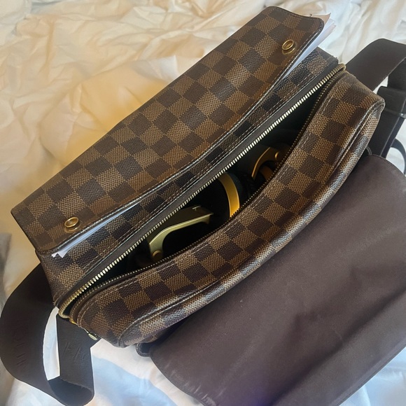 Louis Vuitton Damier Graphite Cross Chest Travel Bag. 100% authentic! - Picture 3 of 15